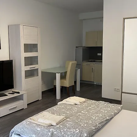 Neon Vendégház Mannheim