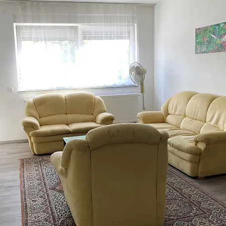 Neon Guest house 3*