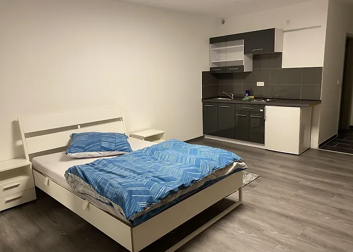 Neon Pensionat Mannheim